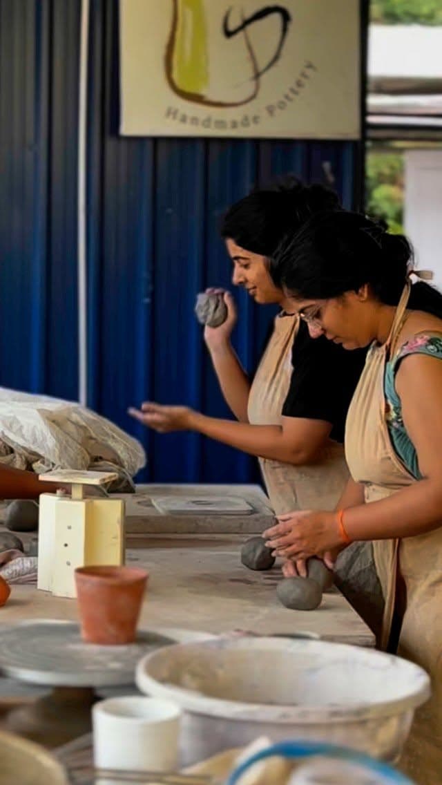 One-day wheel workshop at Studio Sira pottery school